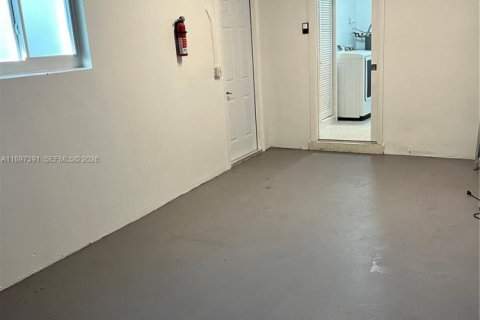 House in Hollywood, Florida 3 bedrooms, 157.38 sq.m. № 1955811 - photo 19