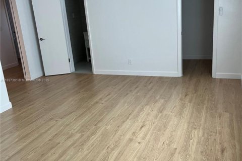 Купить виллу или дом в Холливуд, Флорида 6 комнат, 157.38м2, № 1955811 - фото 14