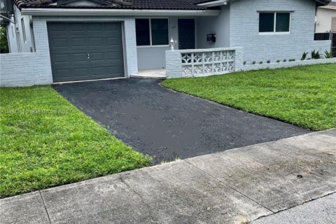 Купить виллу или дом в Холливуд, Флорида 6 комнат, 157.38м2, № 1955811 - фото 2