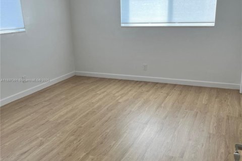 Купить виллу или дом в Холливуд, Флорида 6 комнат, 157.38м2, № 1955811 - фото 12