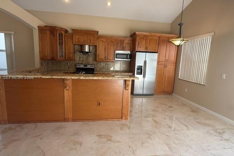 Casa en alquiler en Coral Springs, Florida, 4 dormitorios, 190.26 m2 № 2046497 - foto 3