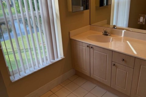 Casa en alquiler en Coral Springs, Florida, 4 dormitorios, 190.26 m2 № 2046497 - foto 16