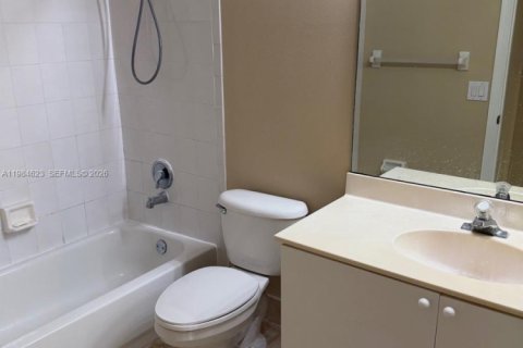 Casa en alquiler en Coral Springs, Florida, 4 dormitorios, 190.26 m2 № 2046497 - foto 8