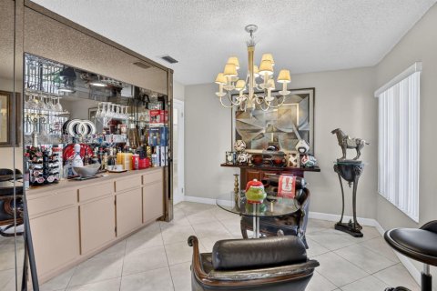 Villa ou maison à vendre à Miami, Floride: 4 chambres, 224.73 m2 № 2275840 - photo 11