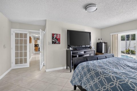 Villa ou maison à vendre à Miami, Floride: 4 chambres, 224.73 m2 № 2275840 - photo 24