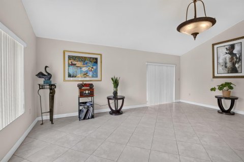 Villa ou maison à vendre à Miami, Floride: 4 chambres, 224.73 m2 № 2275840 - photo 8