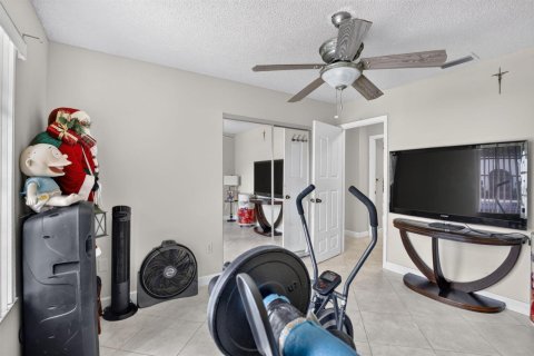 Villa ou maison à vendre à Miami, Floride: 4 chambres, 224.73 m2 № 2275840 - photo 29