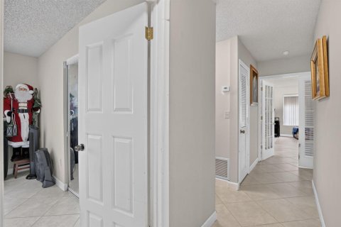 Villa ou maison à vendre à Miami, Floride: 4 chambres, 224.73 m2 № 2275840 - photo 30