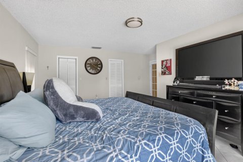 Villa ou maison à vendre à Miami, Floride: 4 chambres, 224.73 m2 № 2275840 - photo 26