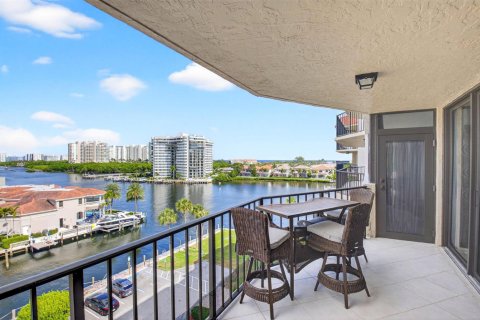 Condo in Boca Raton, Florida, 2 bedrooms № 2262117 - photo 20