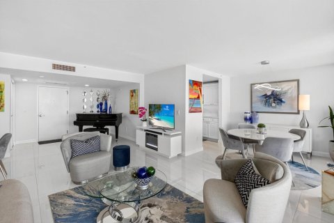 Condo in Boca Raton, Florida, 2 bedrooms № 2262117 - photo 9