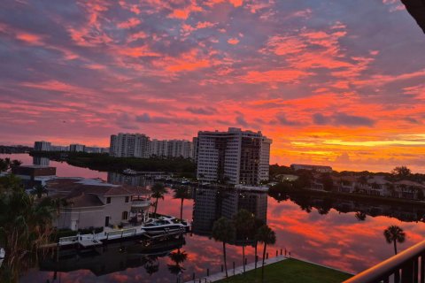 Condo in Boca Raton, Florida, 2 bedrooms № 2262117 - photo 2