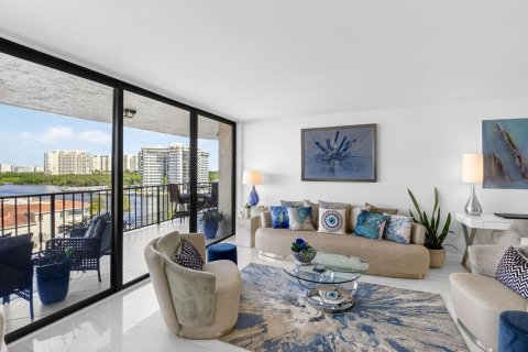 Condo in Boca Raton, Florida, 2 bedrooms № 2262117 - photo 13