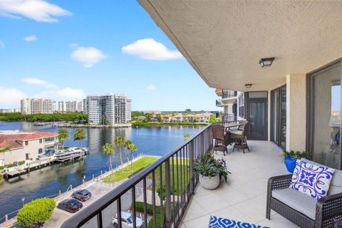 Condo in Boca Raton, Florida, 2 bedrooms № 2262117 - photo 25