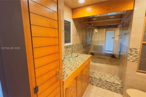 Снять в аренду виллу или дом в Майами, Флорида 2 спальни, 235.23м2, № 2079067 - фото 9