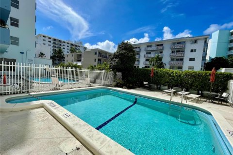 Condominio en alquiler en Miami Beach, Florida, 1 dormitorio, 67.54 m2 № 1955461 - foto 4