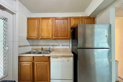 Condominio en alquiler en Miami Beach, Florida, 1 dormitorio, 67.54 m2 № 1955461 - foto 9