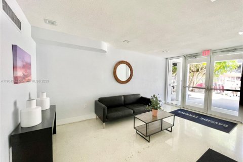 Condominio en alquiler en Miami Beach, Florida, 1 dormitorio, 67.54 m2 № 1955461 - foto 2