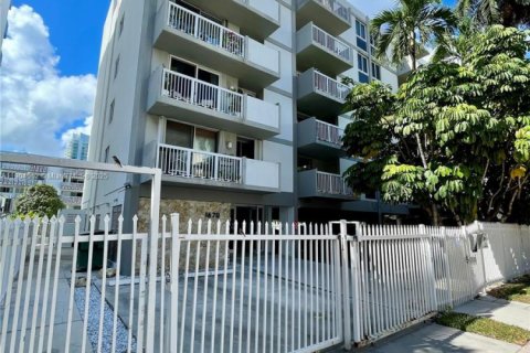 Condominio en alquiler en Miami Beach, Florida, 1 dormitorio, 67.54 m2 № 1955461 - foto 13