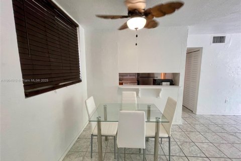 Condominio en alquiler en Miami Beach, Florida, 1 dormitorio, 67.54 m2 № 1955461 - foto 10