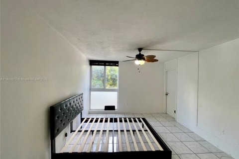 Condominio en alquiler en Miami Beach, Florida, 1 dormitorio, 67.54 m2 № 1955461 - foto 11