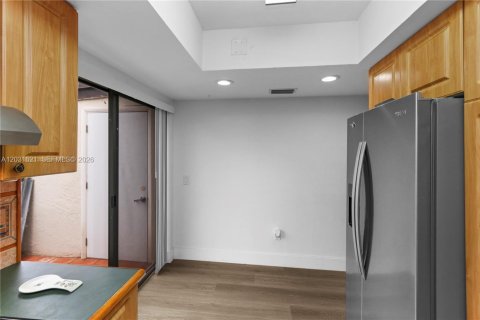Condo in Miami, Florida, 2 bedrooms № 2268281 - photo 10
