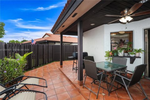 Condo in Miami, Florida, 2 bedrooms № 2268281 - photo 16
