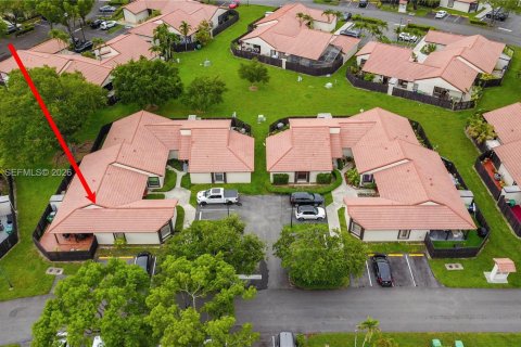 Condo in Miami, Florida, 2 bedrooms № 2268281 - photo 24