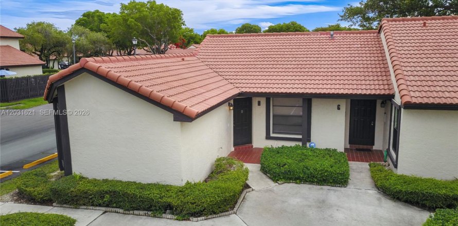 Condo in Miami, Florida, 2 bedrooms № 2268281