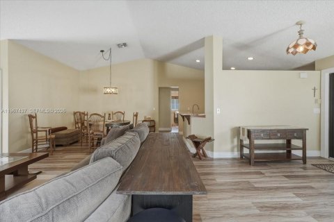 Villa ou maison à vendre à Davie, Floride: 3 chambres, 148.18 m2 № 2029352 - photo 14