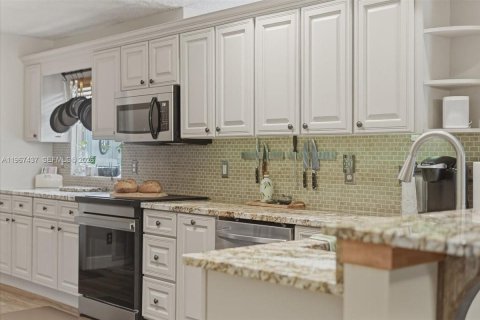 Villa ou maison à vendre à Davie, Floride: 3 chambres, 148.18 m2 № 2029352 - photo 4