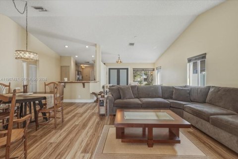 Villa ou maison à vendre à Davie, Floride: 3 chambres, 148.18 m2 № 2029352 - photo 21