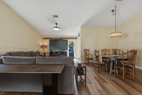 Villa ou maison à vendre à Davie, Floride: 3 chambres, 148.18 m2 № 2029352 - photo 18