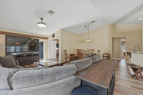 Villa ou maison à vendre à Davie, Floride: 3 chambres, 148.18 m2 № 2029352 - photo 19