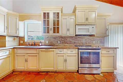 Villa ou maison à vendre à Miami, Floride: 3 chambres, 199 m2 № 1931201 - photo 8