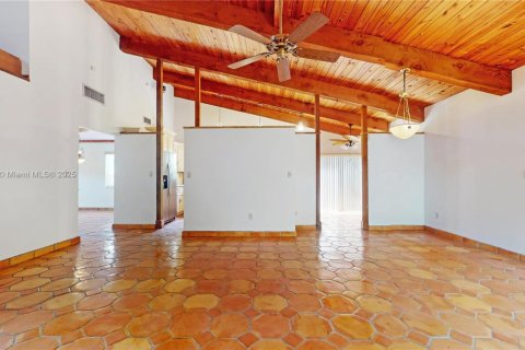 Villa ou maison à vendre à Miami, Floride: 3 chambres, 199 m2 № 1931201 - photo 5