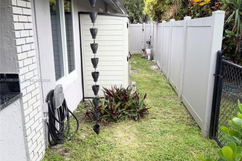 House in Wellington, Florida 3 bedrooms, 145.86 sq.m. № 2390629 - photo 23