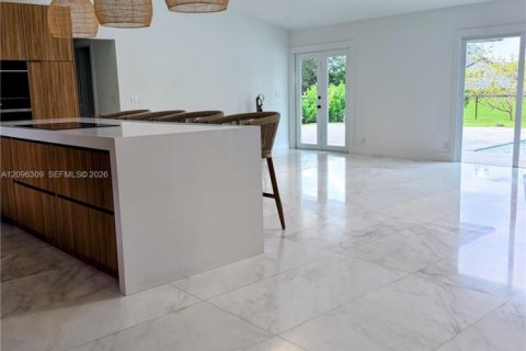 House in Wellington, Florida 3 bedrooms, 145.86 sq.m. № 2390629 - photo 15