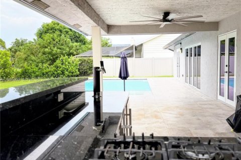 House in Wellington, Florida 3 bedrooms, 145.86 sq.m. № 2390629 - photo 26