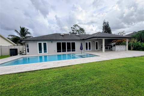 House in Wellington, Florida 3 bedrooms, 145.86 sq.m. № 2390629 - photo 22