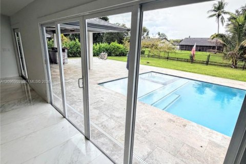 House in Wellington, Florida 3 bedrooms, 145.86 sq.m. № 2390629 - photo 29