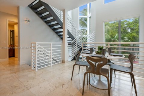 Touwnhouse à louer à Fort Lauderdale, Floride: 4 chambres, 318.28 m2 № 1958041 - photo 7