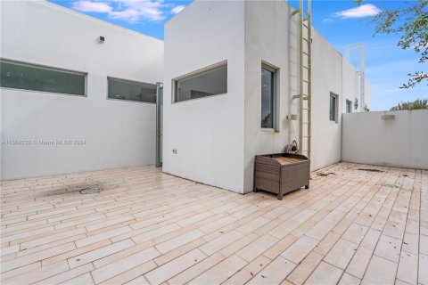 Touwnhouse à louer à Fort Lauderdale, Floride: 4 chambres, 318.28 m2 № 1958041 - photo 22