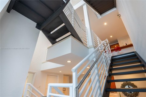 Touwnhouse à louer à Fort Lauderdale, Floride: 4 chambres, 318.28 m2 № 1958041 - photo 4