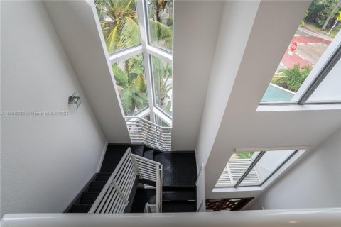 Touwnhouse à louer à Fort Lauderdale, Floride: 4 chambres, 318.28 m2 № 1958041 - photo 13