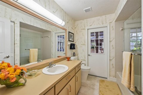 House in Sarasota, Florida 2 bedrooms, 190.54 sq.m. № 2347633 - photo 29