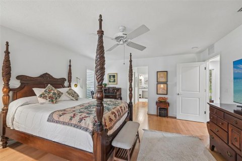 House in Sarasota, Florida 2 bedrooms, 190.54 sq.m. № 2347633 - photo 18