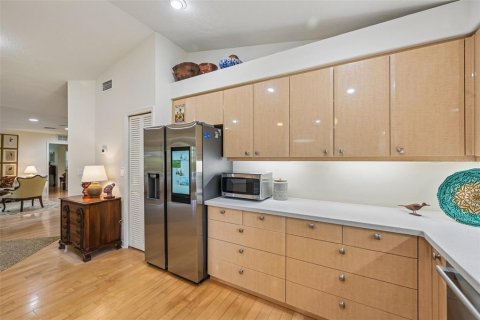 House in Sarasota, Florida 2 bedrooms, 190.54 sq.m. № 2347633 - photo 11