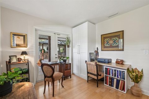House in Sarasota, Florida 2 bedrooms, 190.54 sq.m. № 2347633 - photo 28