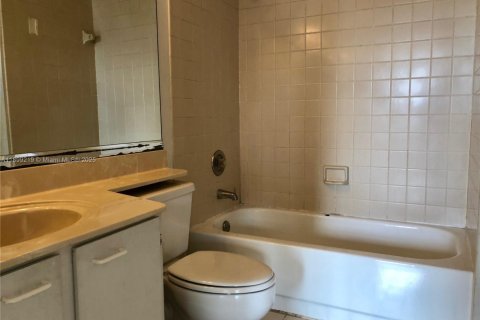 Снять в аренду кондоминиум в Хайалиа, Флорида 2 спальни, 88.26м2, № 1951179 - фото 12